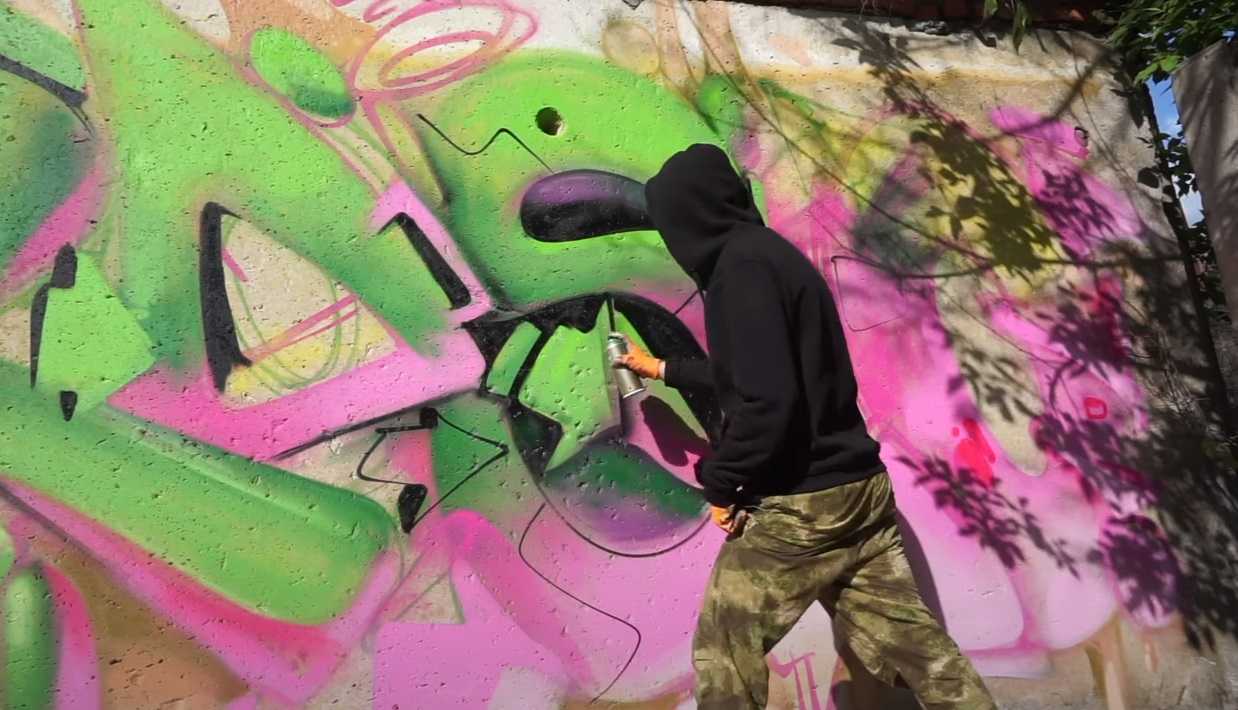 20 знаковых работ всемирно известного граффити-художника banksy (многие вас шокируют!)