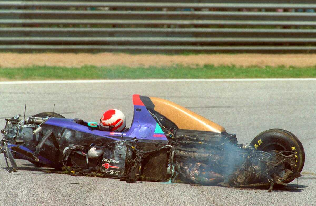1994 г. гибель гонщика айртона сенны. петля безопасности: хроника автомобильных катастроф
