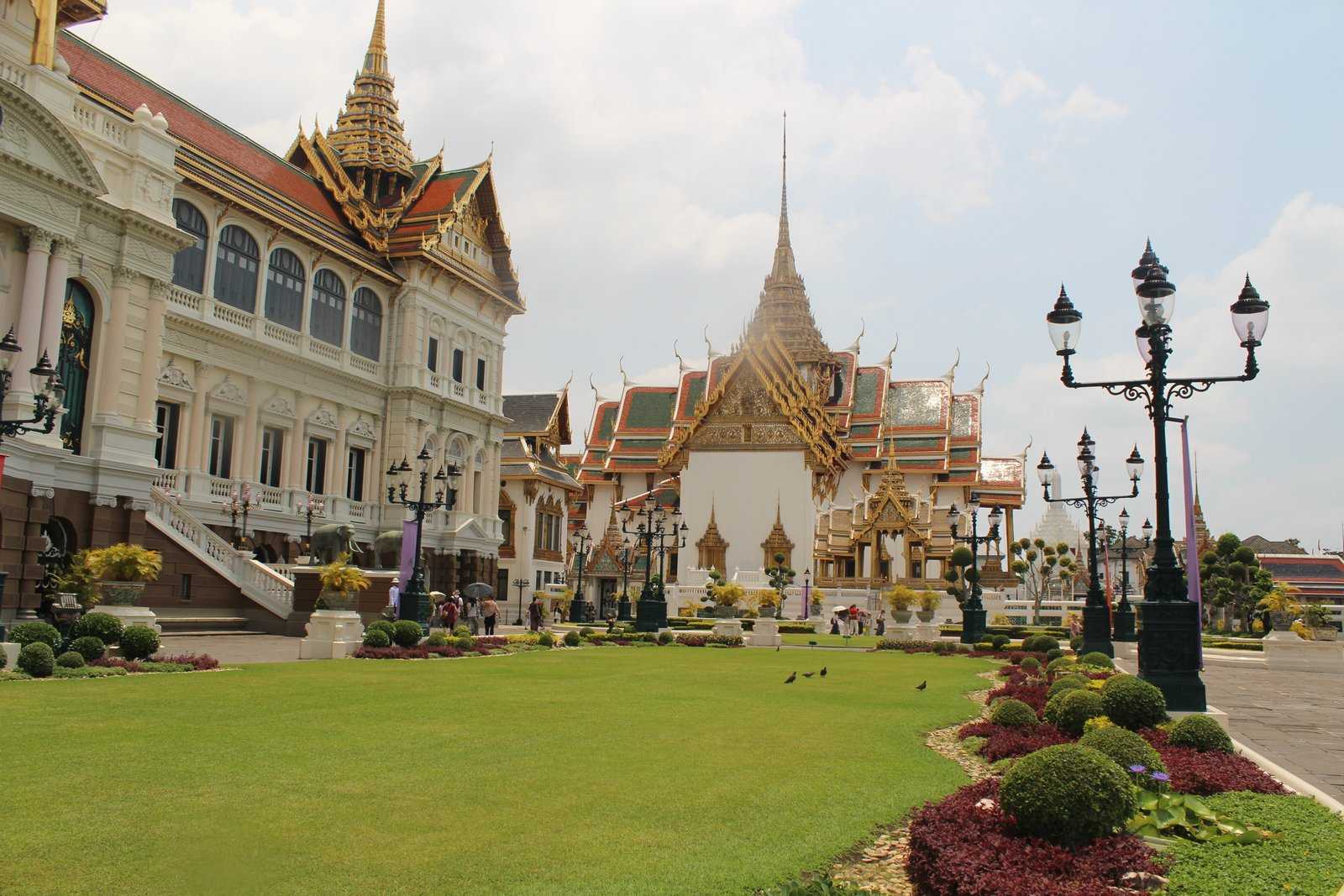История бангкока. Королевство Сиам Тайланд. Большой Королевский дворец в Бангкоке. Резиденция короля Тайланда. Дворец короля Сиама.