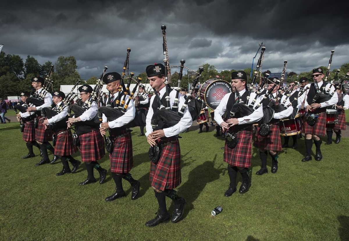 Почему шотландцы носят килт — парни в килтах