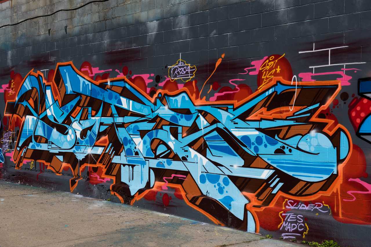 Один из известнейших персонажей мира уличного искусства александр stan: «я не хочу, чтобы граффити кто-то поддерживал финансово» 02.04.2016 - kazanfirst