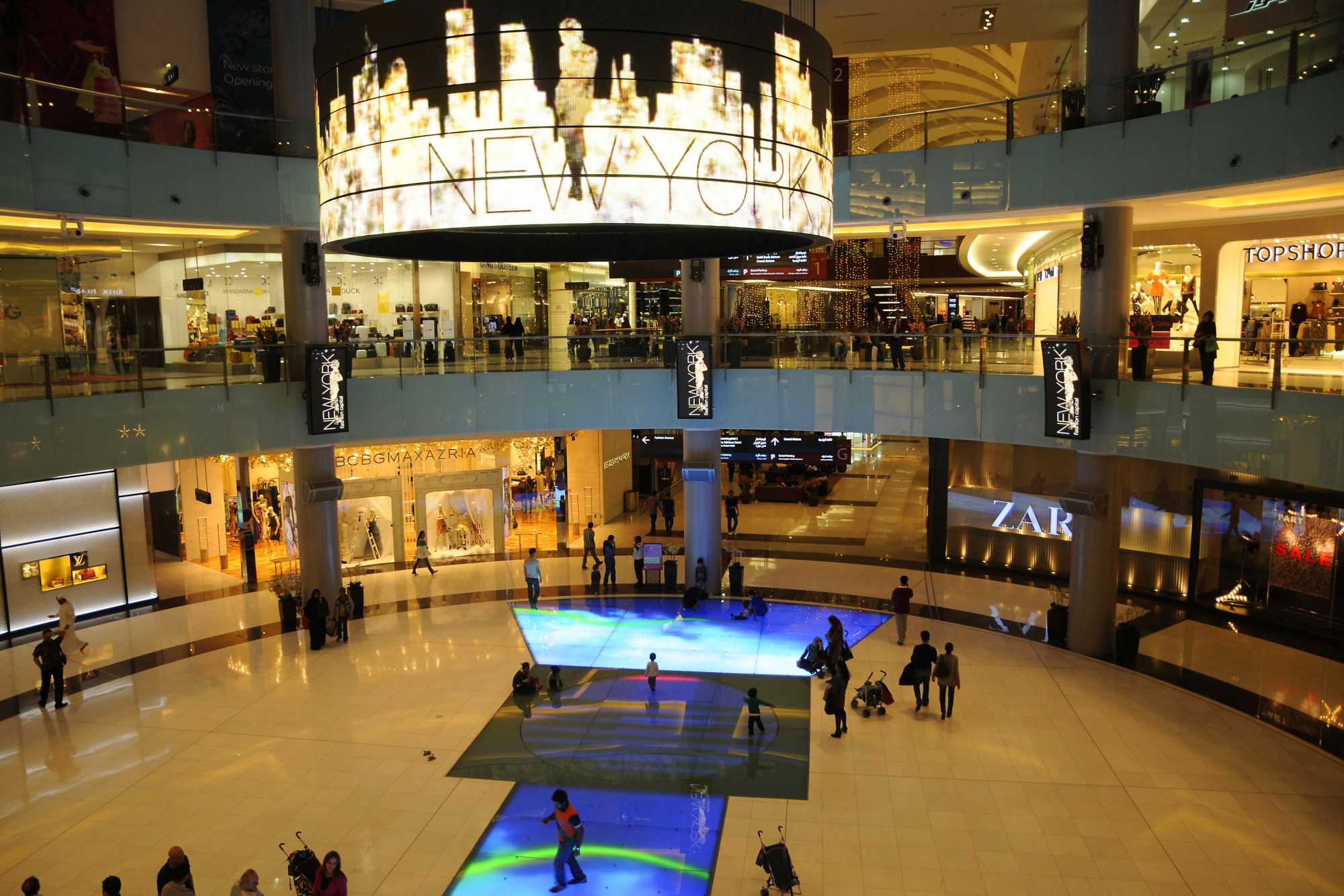 Дубай молл список магазинов. Дубай Молл (Dubai Mall). ТРЦ Дубай Молл. ТЦ В Дубае Дубай Молл. Площадь ТЦ Дубай Молл.