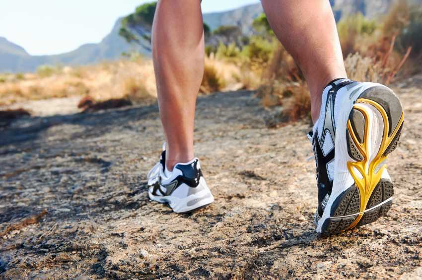 Топ-10 женских кроссовок при гиперпронации для бега