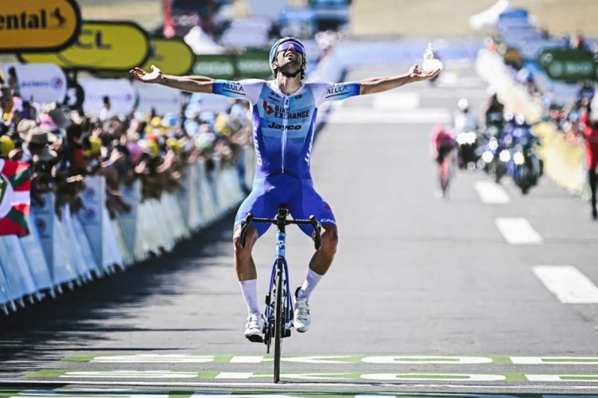 Силовой приём: велогонщик team sky дисквалифицирован за удар соперника на этапе «тур де франс»