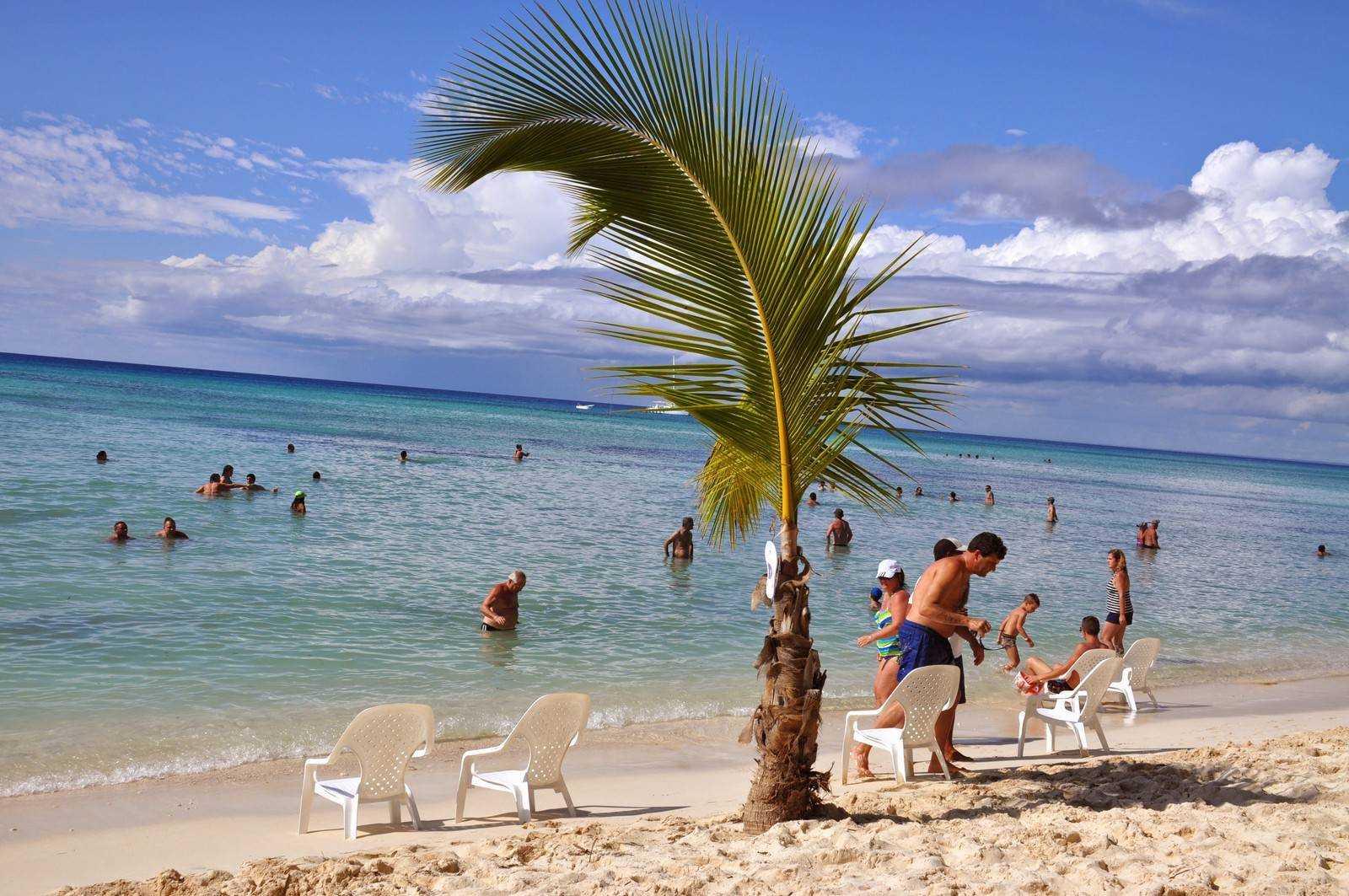Погода в доминикане в декабре. стоит ли ехать в доминикану в декабре? особенности отдыха, температура воды, советы туристам