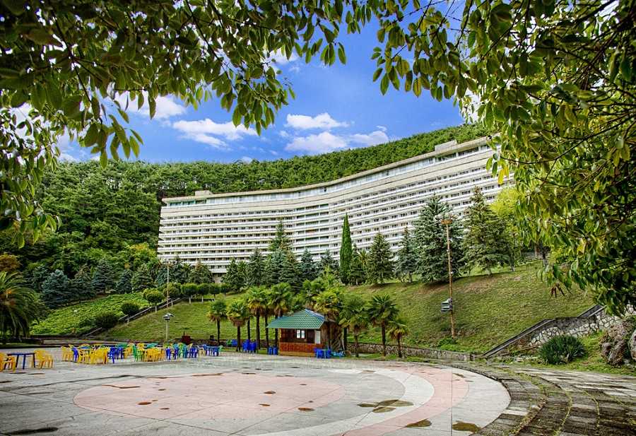 Где в абхазии лучше отдыхать: обзор курортов, популярные города и отели, достопримечательности - gkd.ru