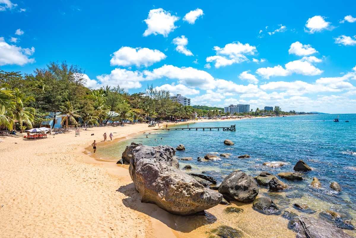 Тройка лучших курортов вьетнама с описанием самых интересных пляжей и отелей