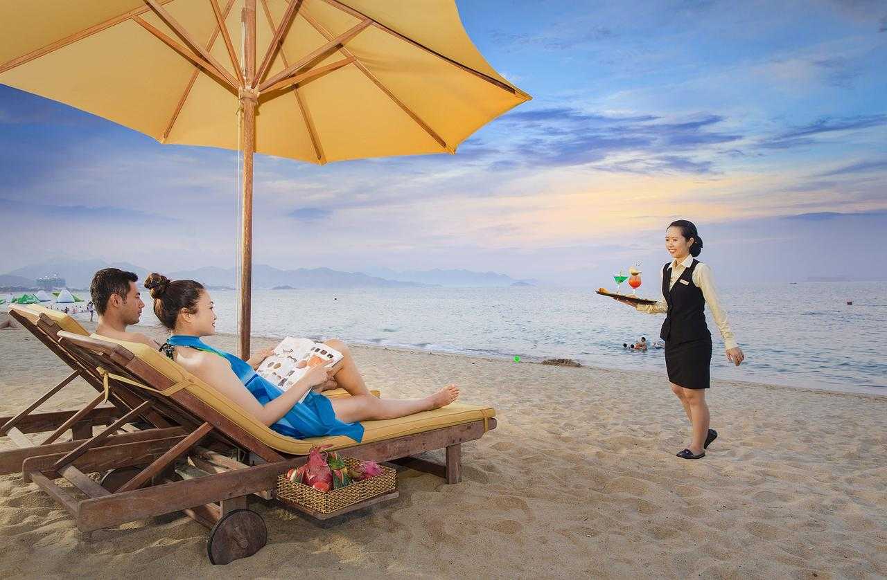 Лучшие отели Нячанга с собственным пляжем и без По ценовым категориям и рейтингу среди туристов