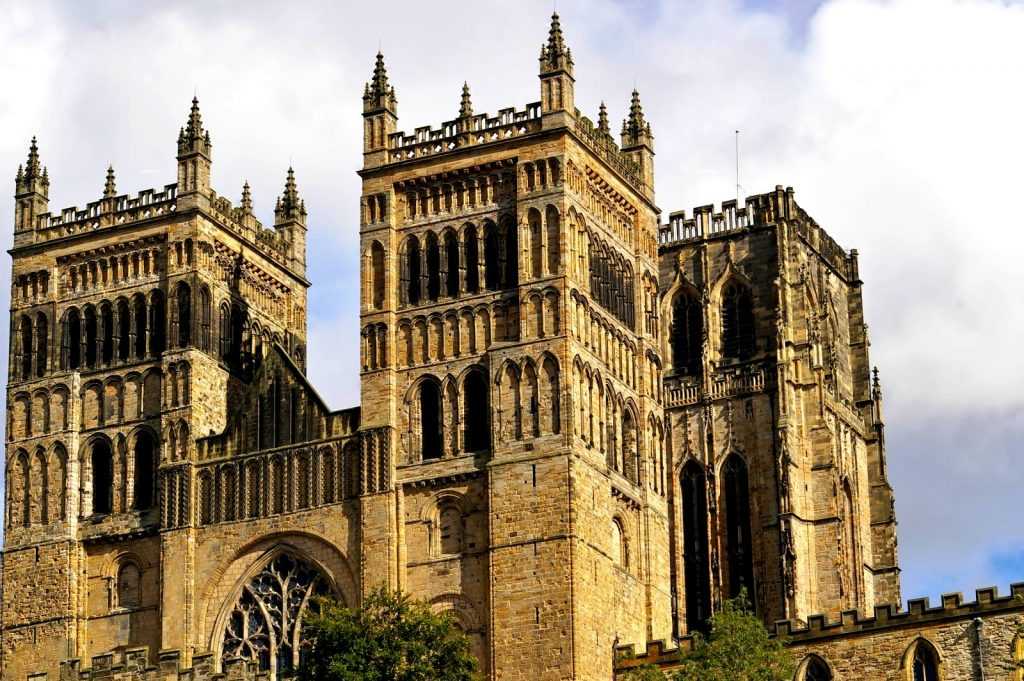 Замок и кафедральный собор в городе дарем, великобритания - 2022 travel times